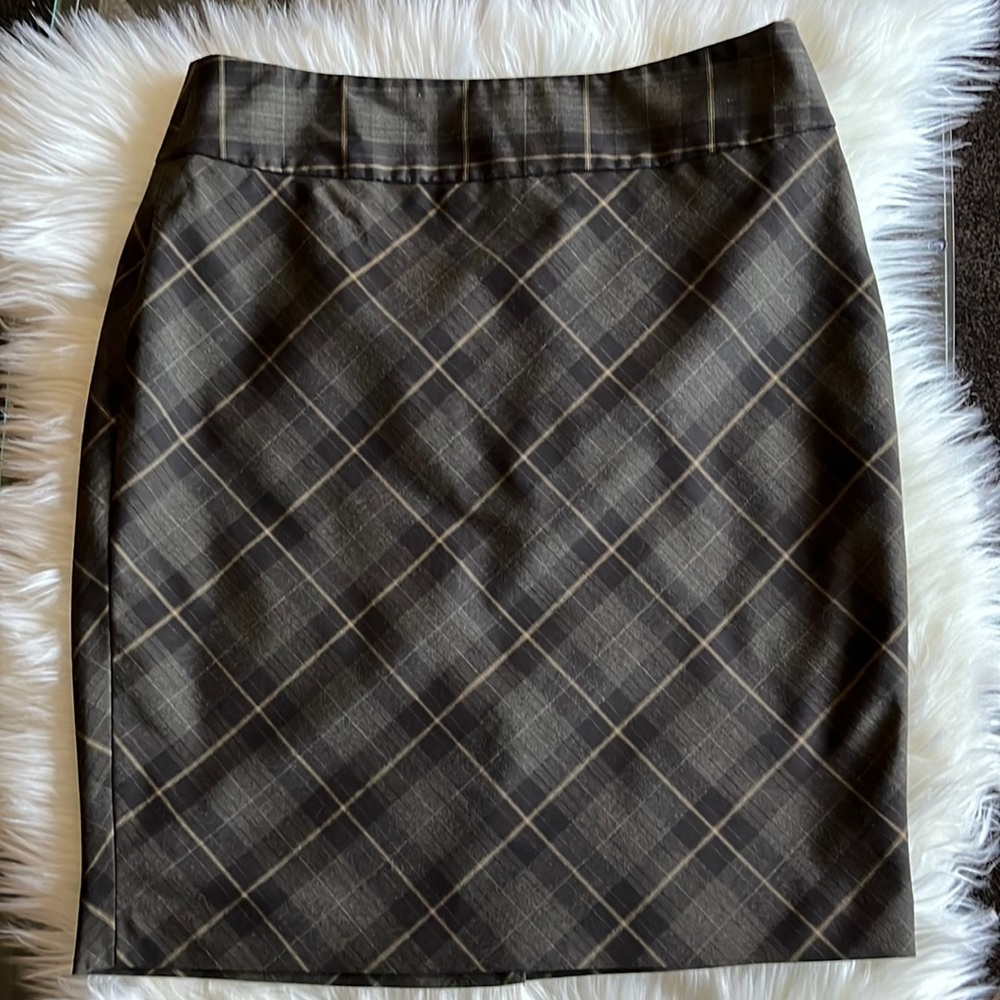 THE LIMITED PLAID SKIRT